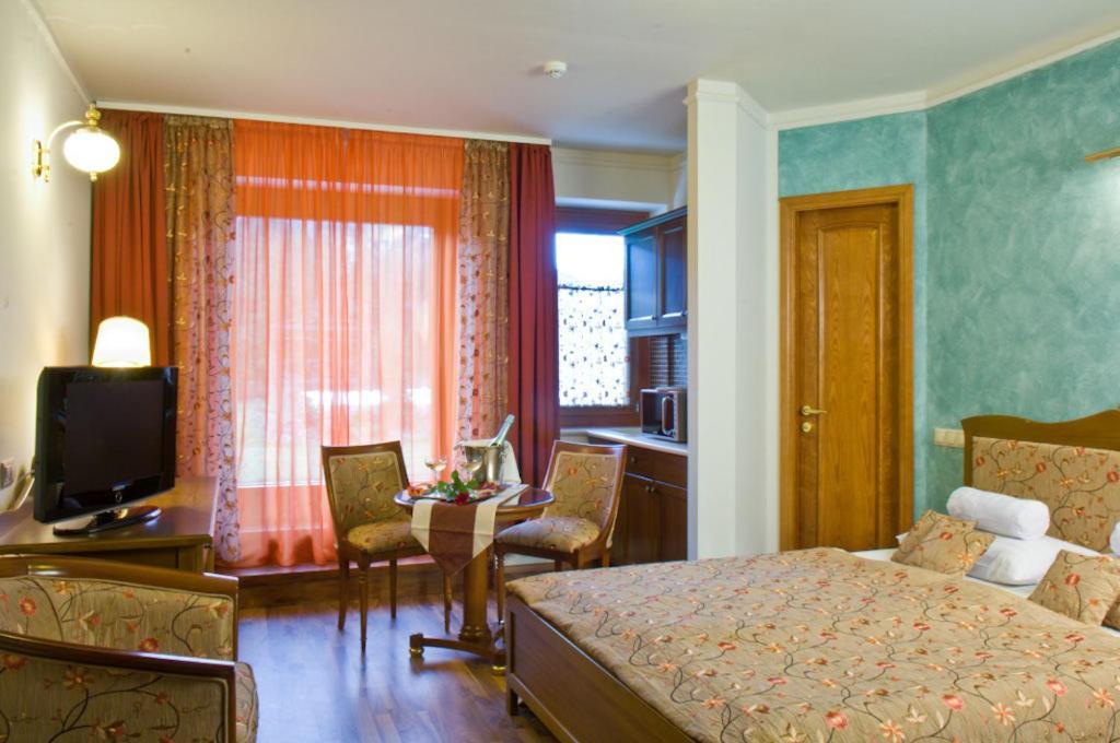 Amira Boutique Hotel Heviz Wellness & Spa Bilik gambar
