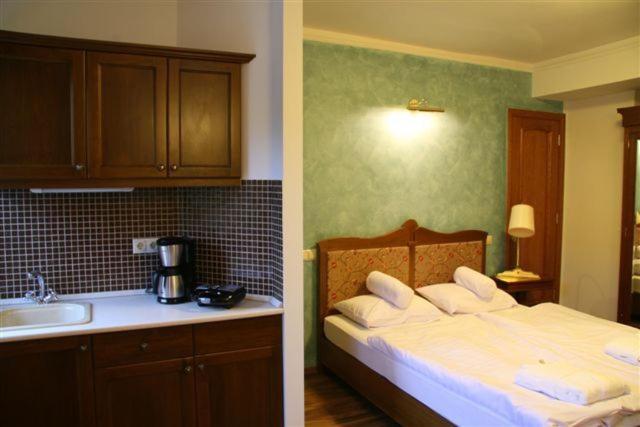 Amira Boutique Hotel Heviz Wellness & Spa Bilik gambar