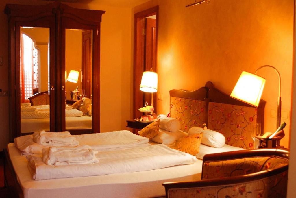 Amira Boutique Hotel Heviz Wellness & Spa Bilik gambar